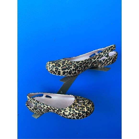 Leopard Print Size 9 Women’s Sling Back Clog Crocs Cheetah Croc - Picture 5 of 6